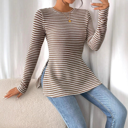 Women's long-sleeved shirt with a modern knit pattern and side slits NOVAE