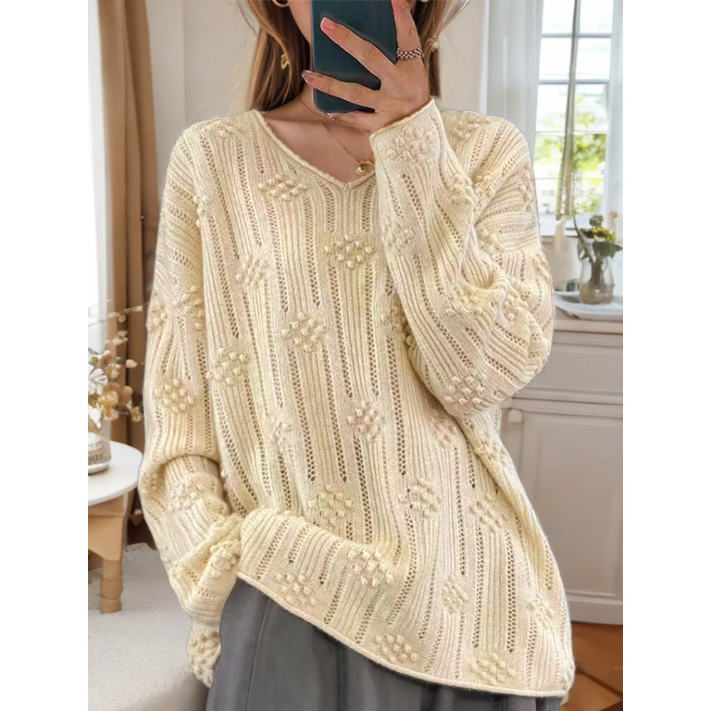 Women's knitted sweater with detailed pattern and V-neck NOVAE