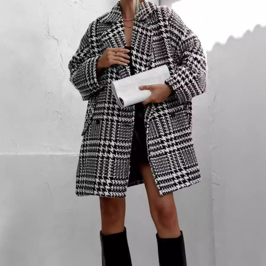 Women's oversized plaid coat with luxury design and casual cut NOVAE