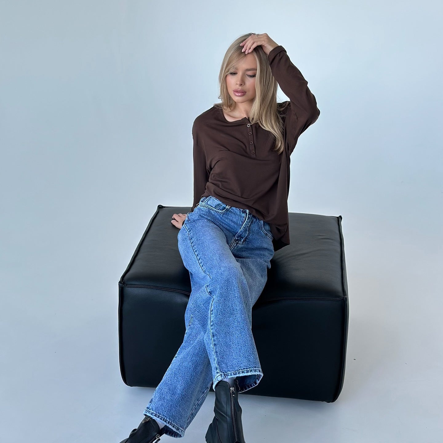 Women's long-sleeved shirt with button details and a relaxed fit NOVAE