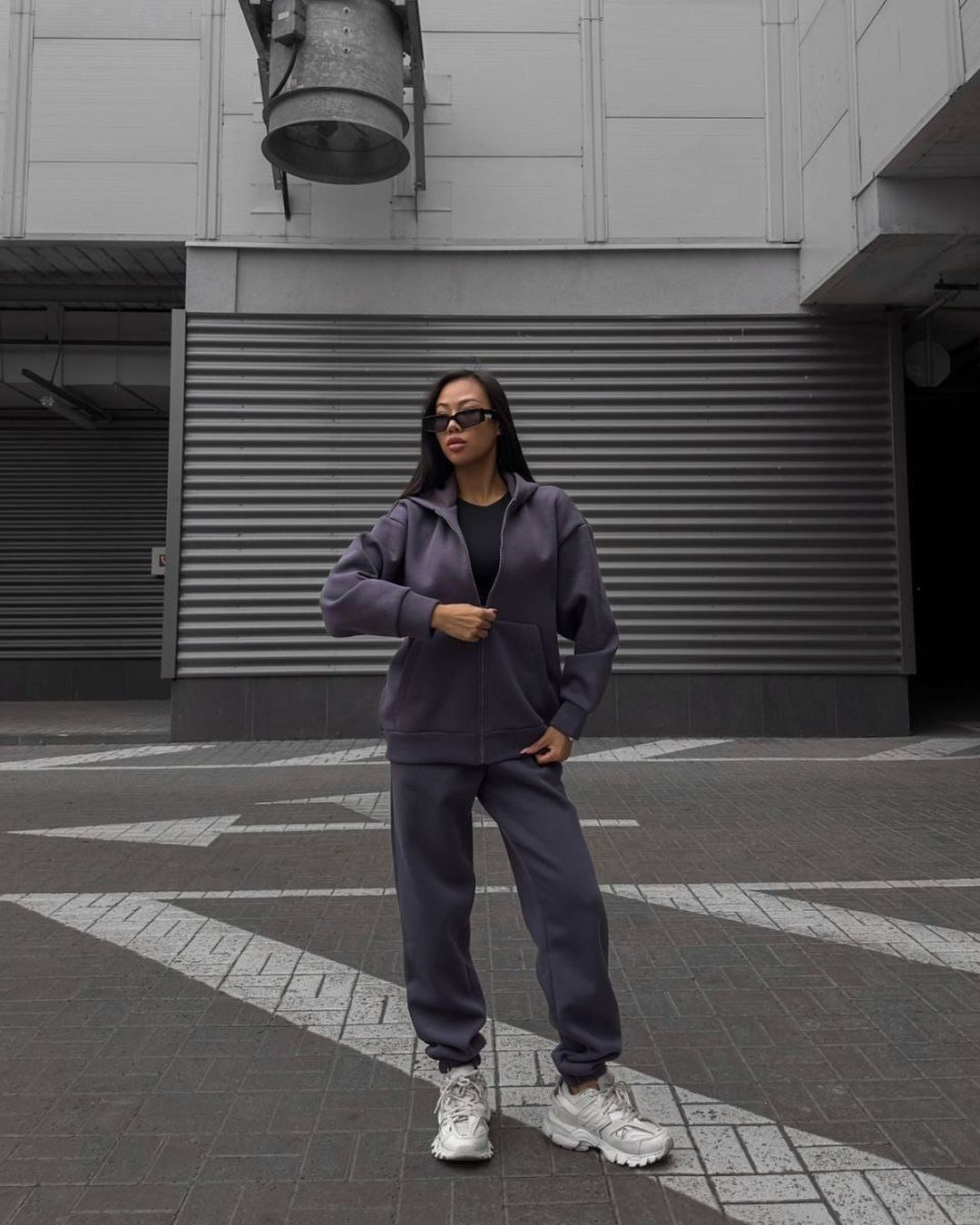 Women's sporty set consisting of a hooded jacket and jogging pants NOVAE