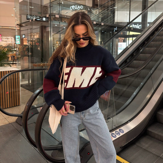 Women's sporty knit sweater with creative graphic design and casual cut NOVAE