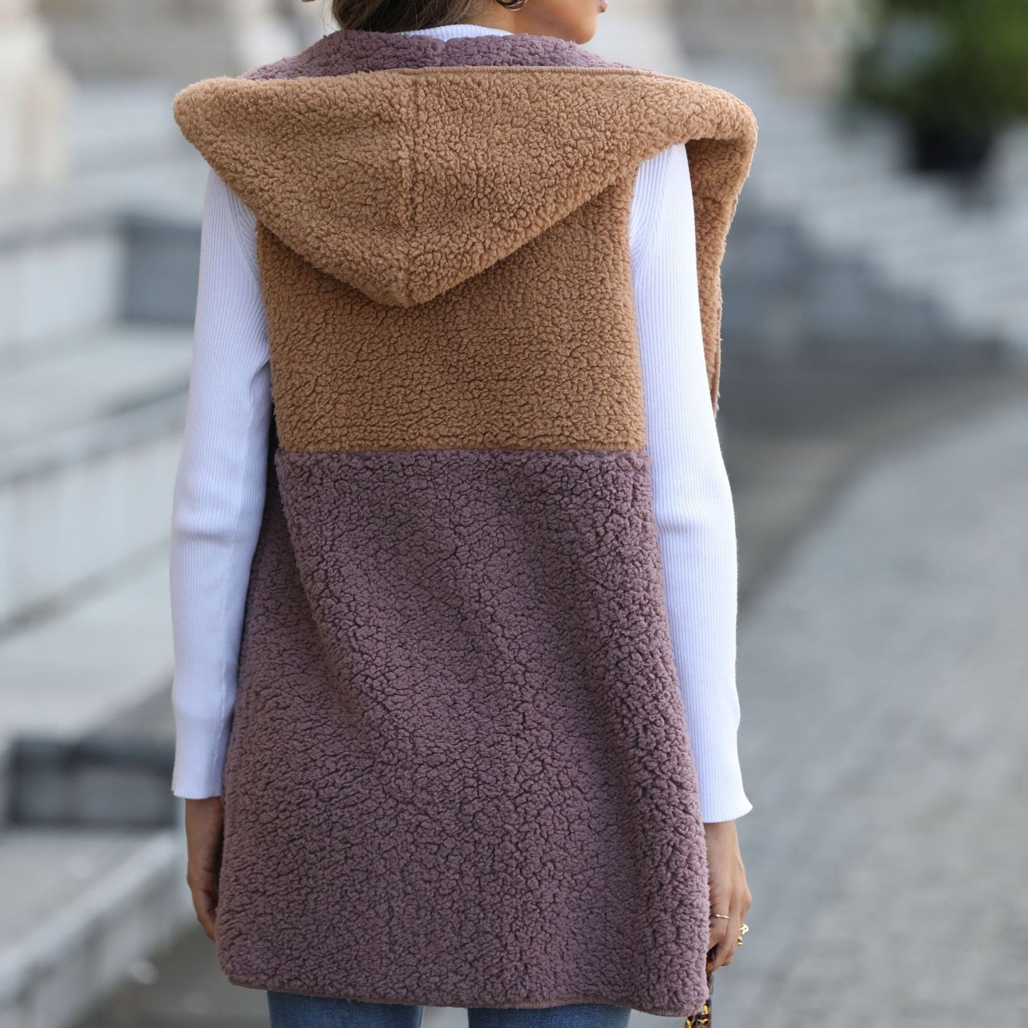 Women's plush vest with large pockets and asymmetrical design NOVAE