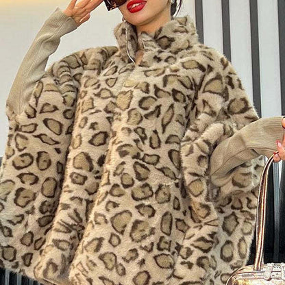 Women's cuddly fleece poncho in leopard print NOVAE