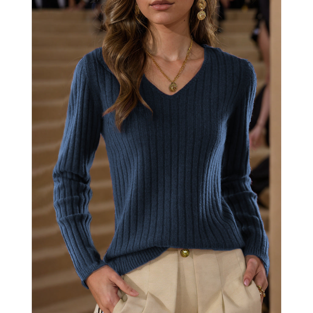 Women's V-neck knit sweater with fine rib knit design NOVAE