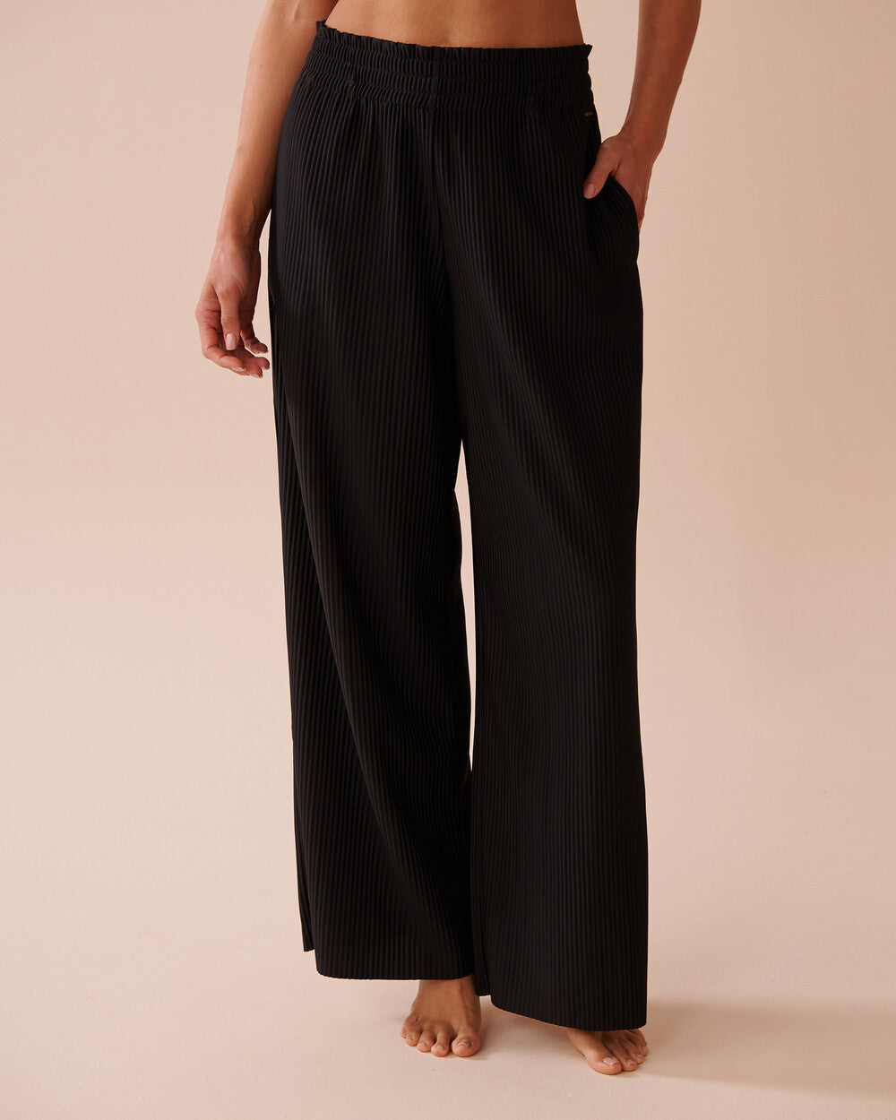 Women's elegant pleated casual trousers NOVAE