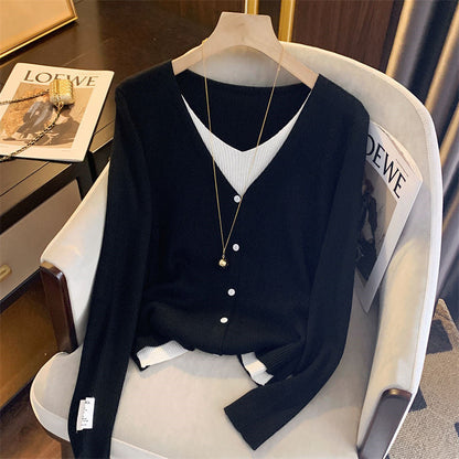 Women's casual cardigan with fine ribbing and deep V-neck NOVAE