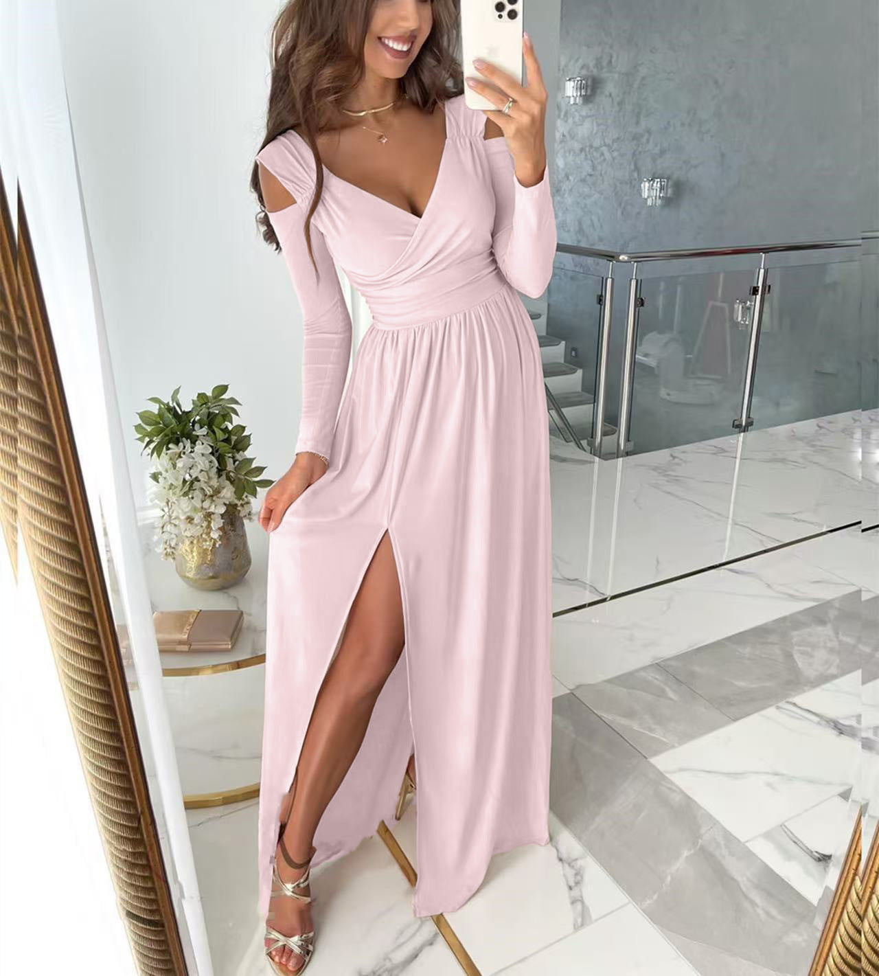Women's maxi dress with a figure-hugging cut and elegant sleeves NOVAE