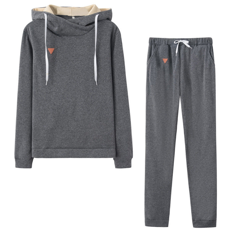 Women's sporty hoodie set with a comfortable fit and elasticated trousers NOVAE