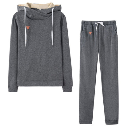 Women's sporty hoodie set with a comfortable fit and elasticated trousers NOVAE