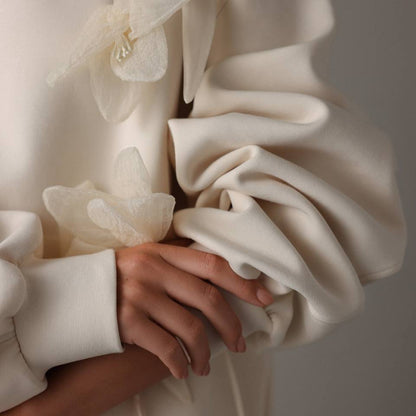 Women's sweatshirt with floral appliqués and a relaxed fit NOVAE