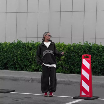 Women's comfortable oversized sweatshirt with high-quality zipper and casual cut NOVAE