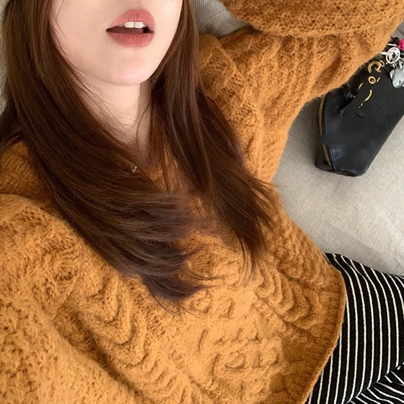 Women's chunky knit sweater with a relaxed fit and generous sleeves NOVAE