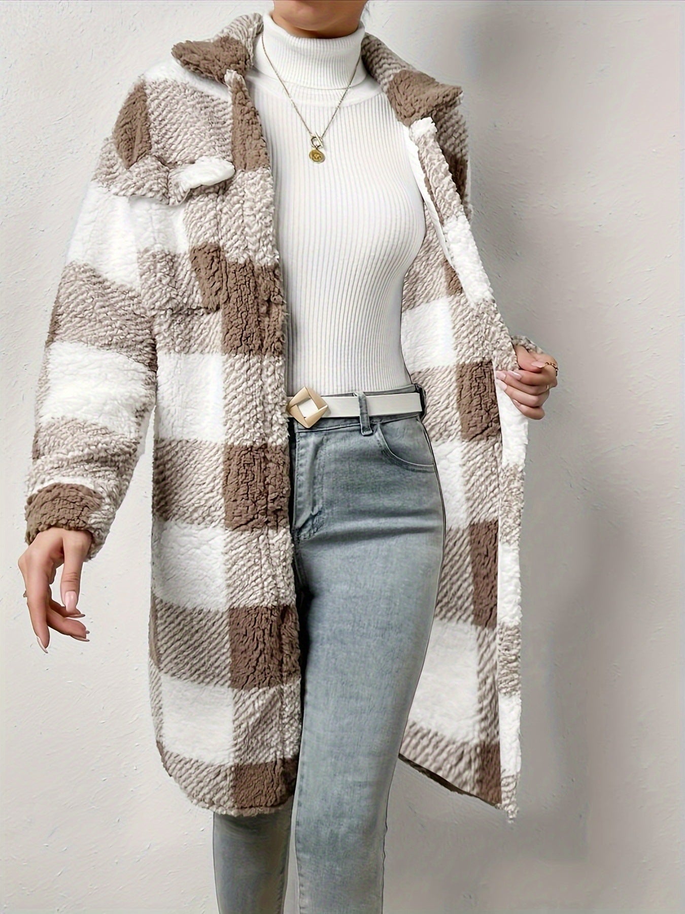 Women's teddy sweater jacket with checkered pattern and practical pockets NOVAE