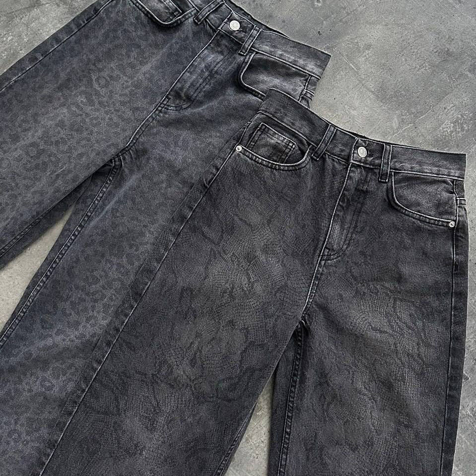 Women's jeans in a fashionable snake print with a high waist and straight cut NOVAE