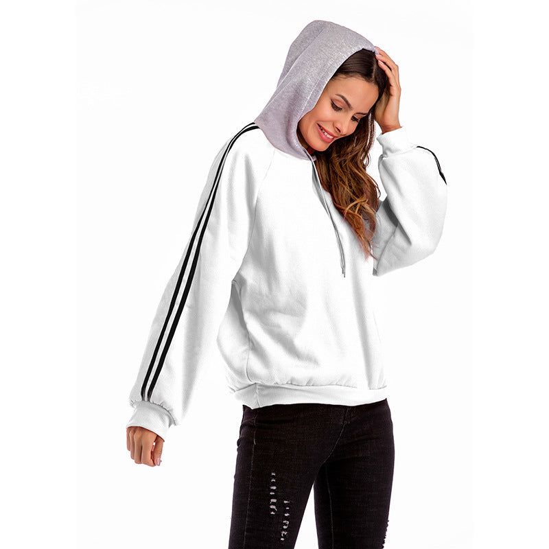 Women's fashionable hoodie with contrasting sleeves and a relaxed fit NOVAE