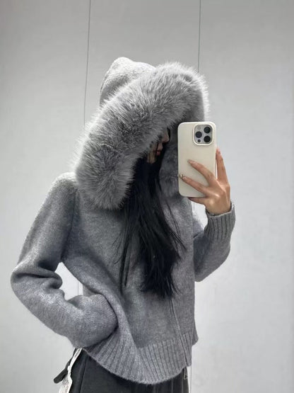Women's cozy cardigan with luxurious fur collar and zipper NOVAE