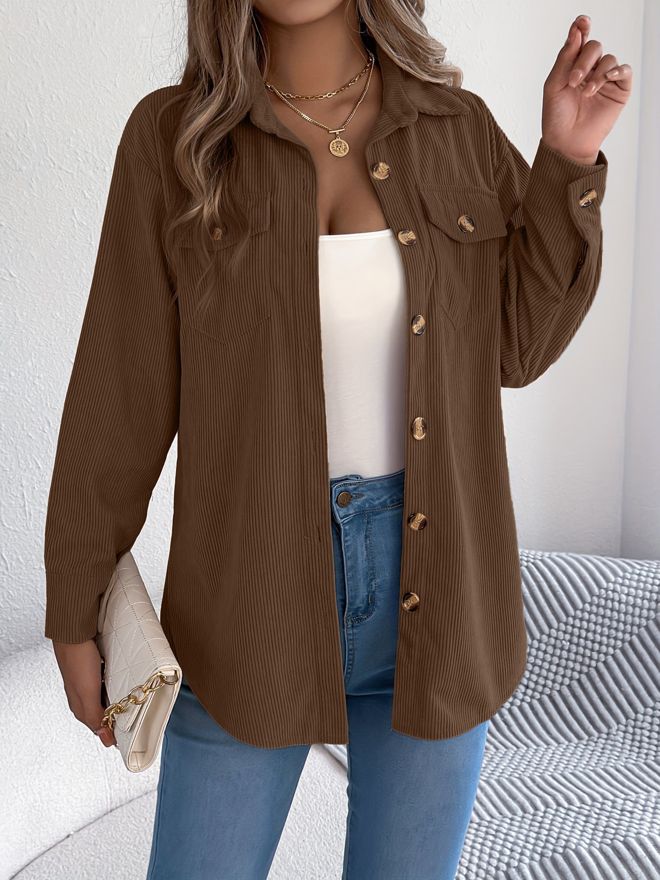 Women's corduroy shirt jacket in a casual cut with practical pockets and elegant buttons NOVAE