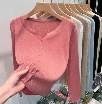 Women's figure-hugging cardigan with elegant button closure and fine ribbed texture NOVAE