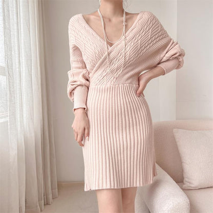 Women's Elegant Knit Dress with V-Neck and Textured Top NOVAE