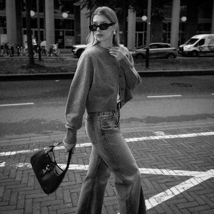 Women's elegant cardigan with fashionable collar and button details NOVAE