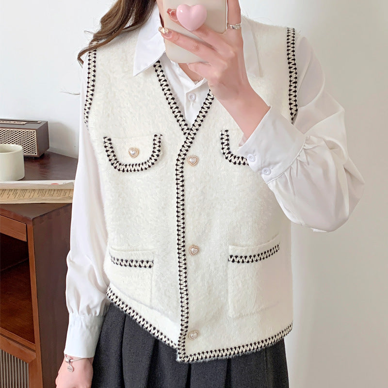 Women's cardigan with heart buttons and contrasting details NOVAE