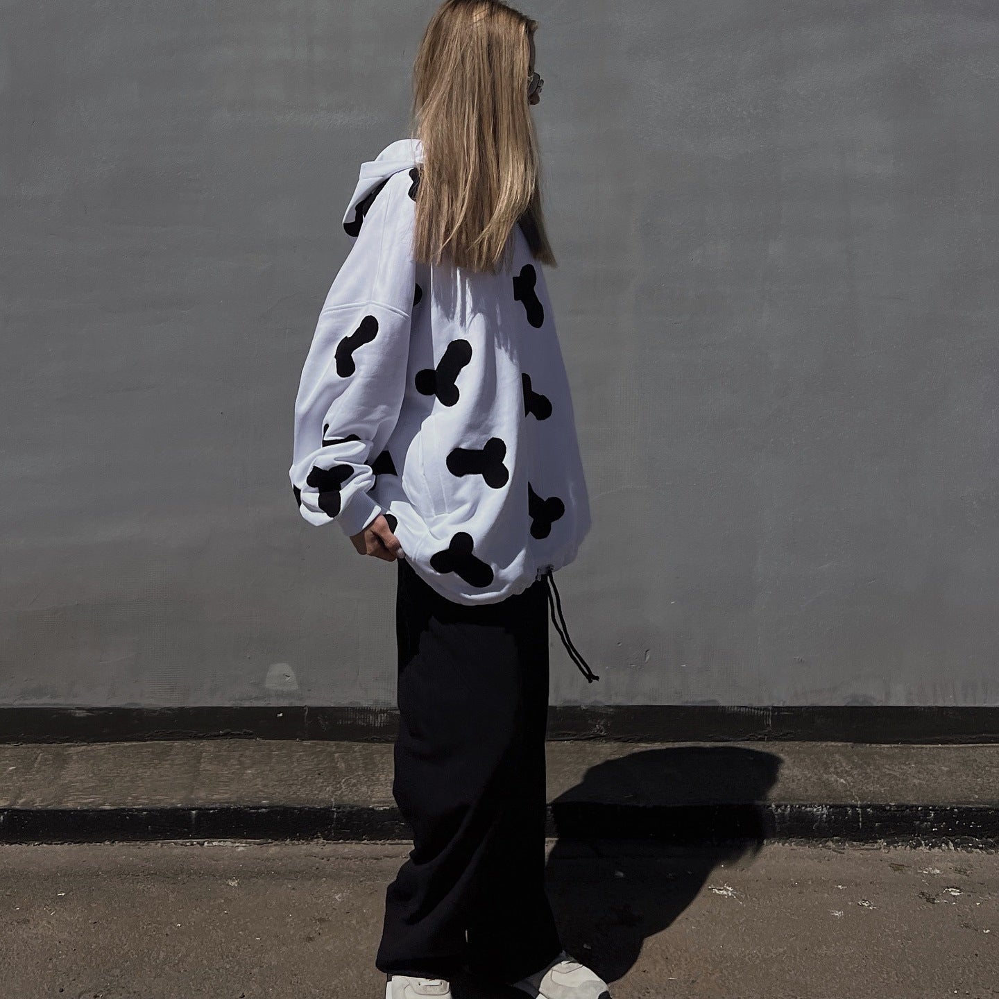 Women's hoodie with a creative heart motif and a casual oversized cut NOVAE