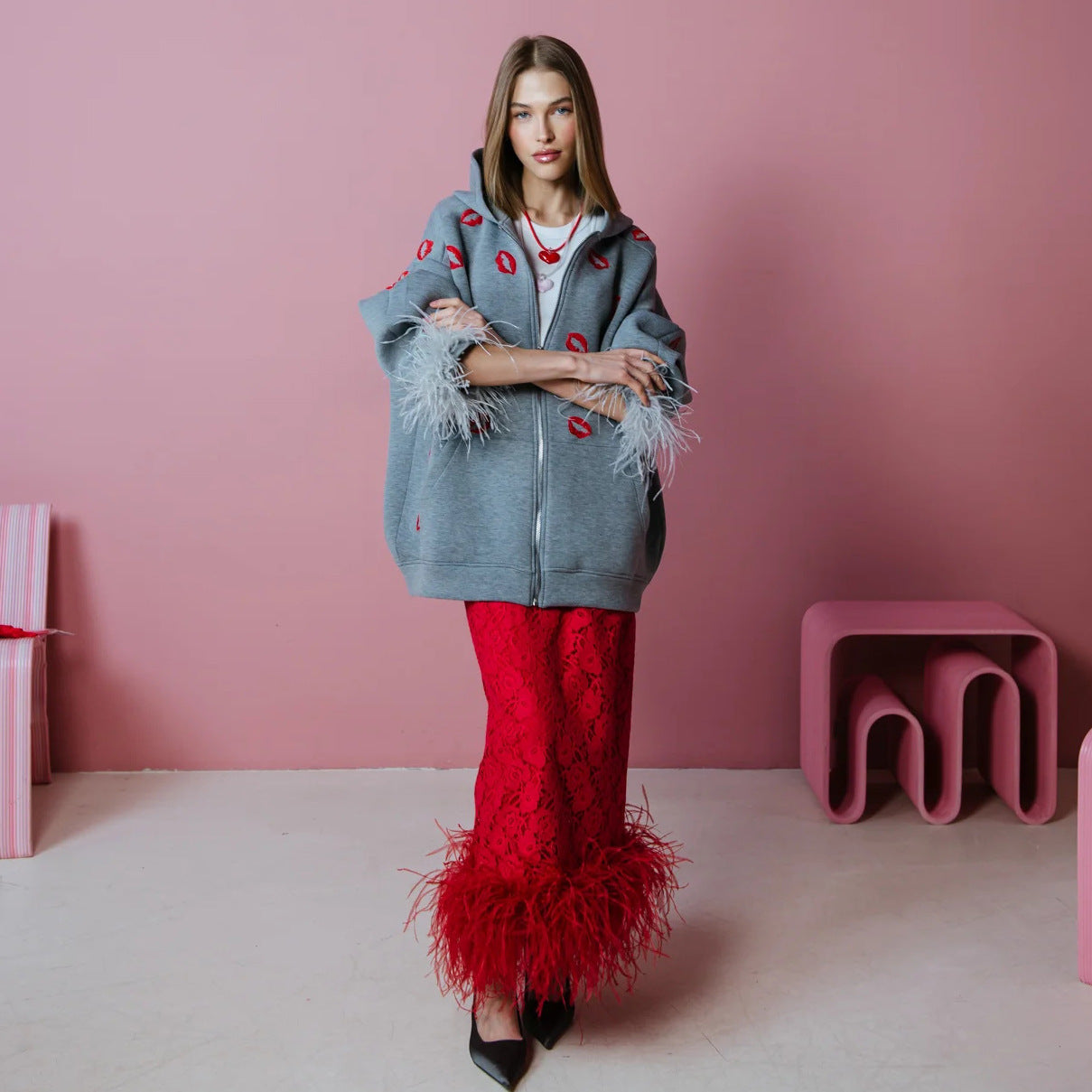 Women's hoodie with feathers and lip motif NOVAE