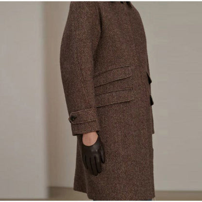 Women's elegant wool coat with pockets and contrasting buttons NOVAE