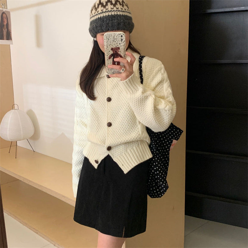 Women's chunky knit cardigan with contrasting buttons and textured design NOVAE