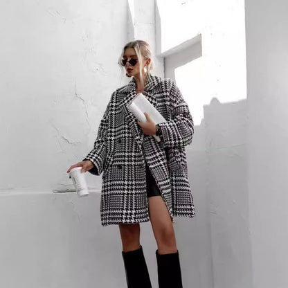 Women's oversized plaid coat with luxury design and casual cut NOVAE