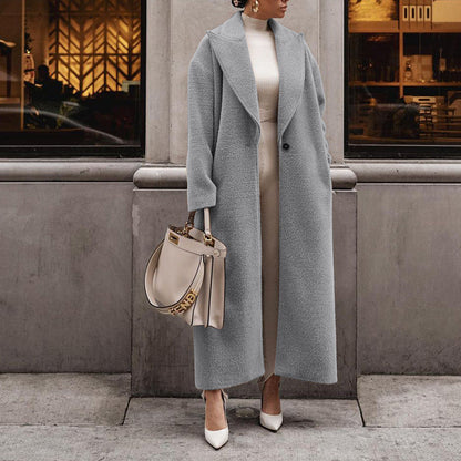 Women's elegant and warm wool coat with a modern cut NOVAE