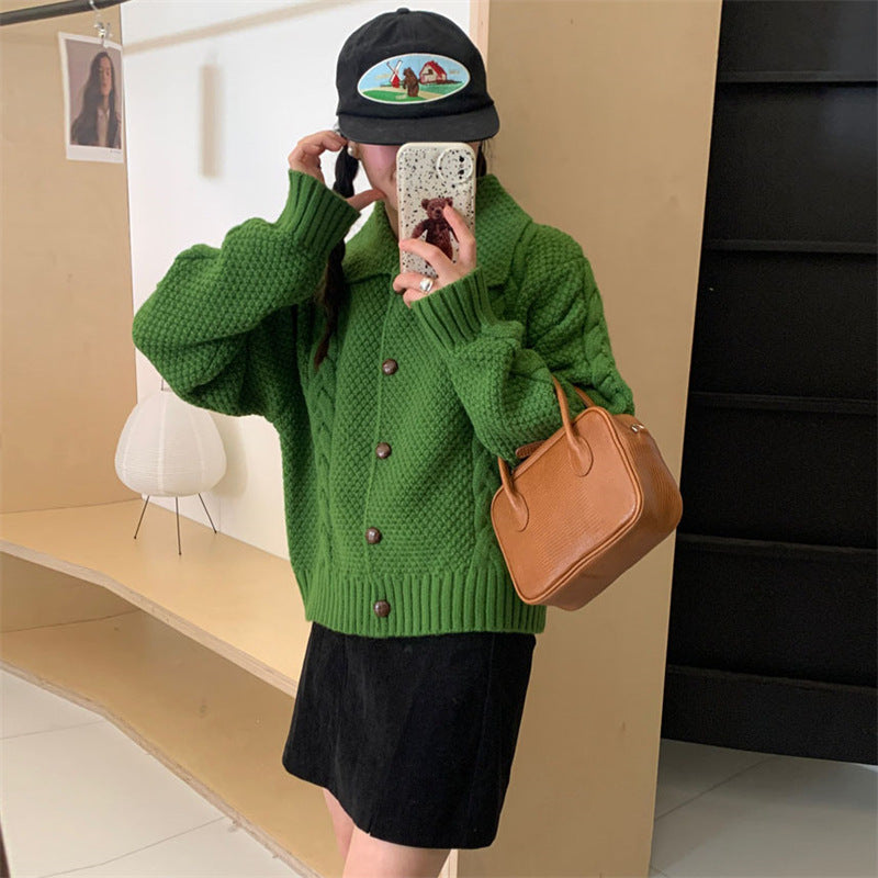 Women's chunky knit cardigan with contrasting buttons and textured design NOVAE