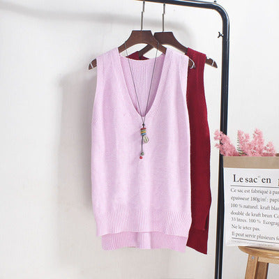 Women's sleeveless knit top with V-neck and fine knit texture NOVAE