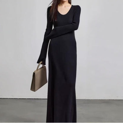 Women's elegant maxi dress with fine ribbing and V-neck NOVAE