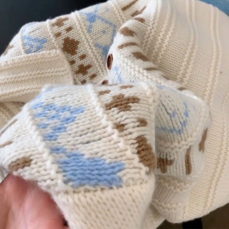 Women's chunky knit sweater with lovely graphic design and romantic collar NOVAE