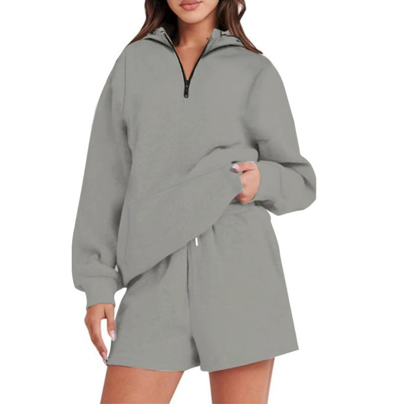 Women's casual short-cut hoodie with practical pockets NOVAE