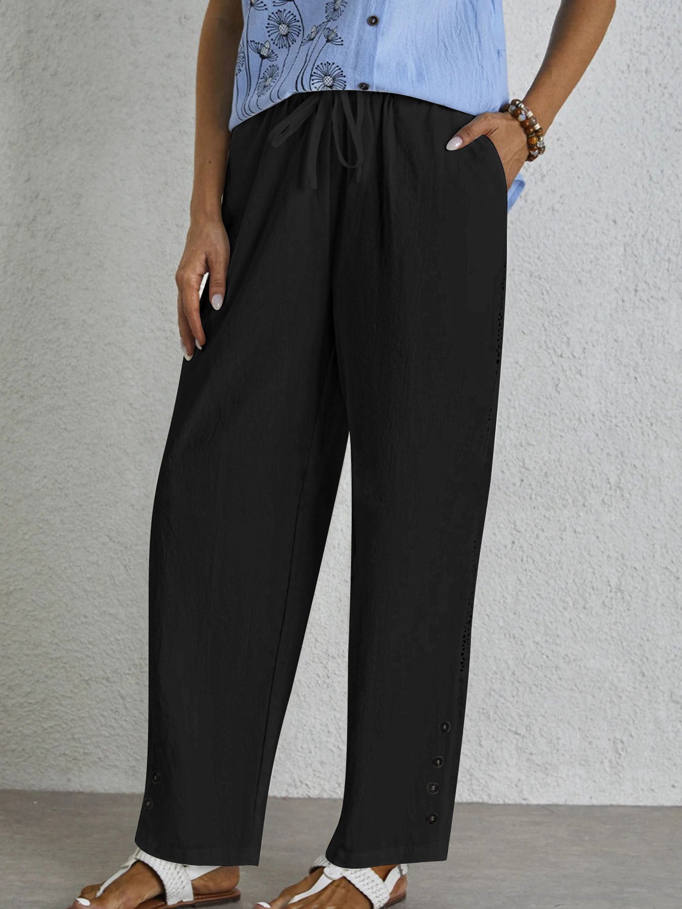 Women's high-waisted chino trousers with elasticated waistband and side pockets NOVAE