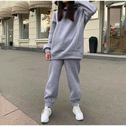 Women's casual jogging suit with soft material and elastic waistband NOVAE