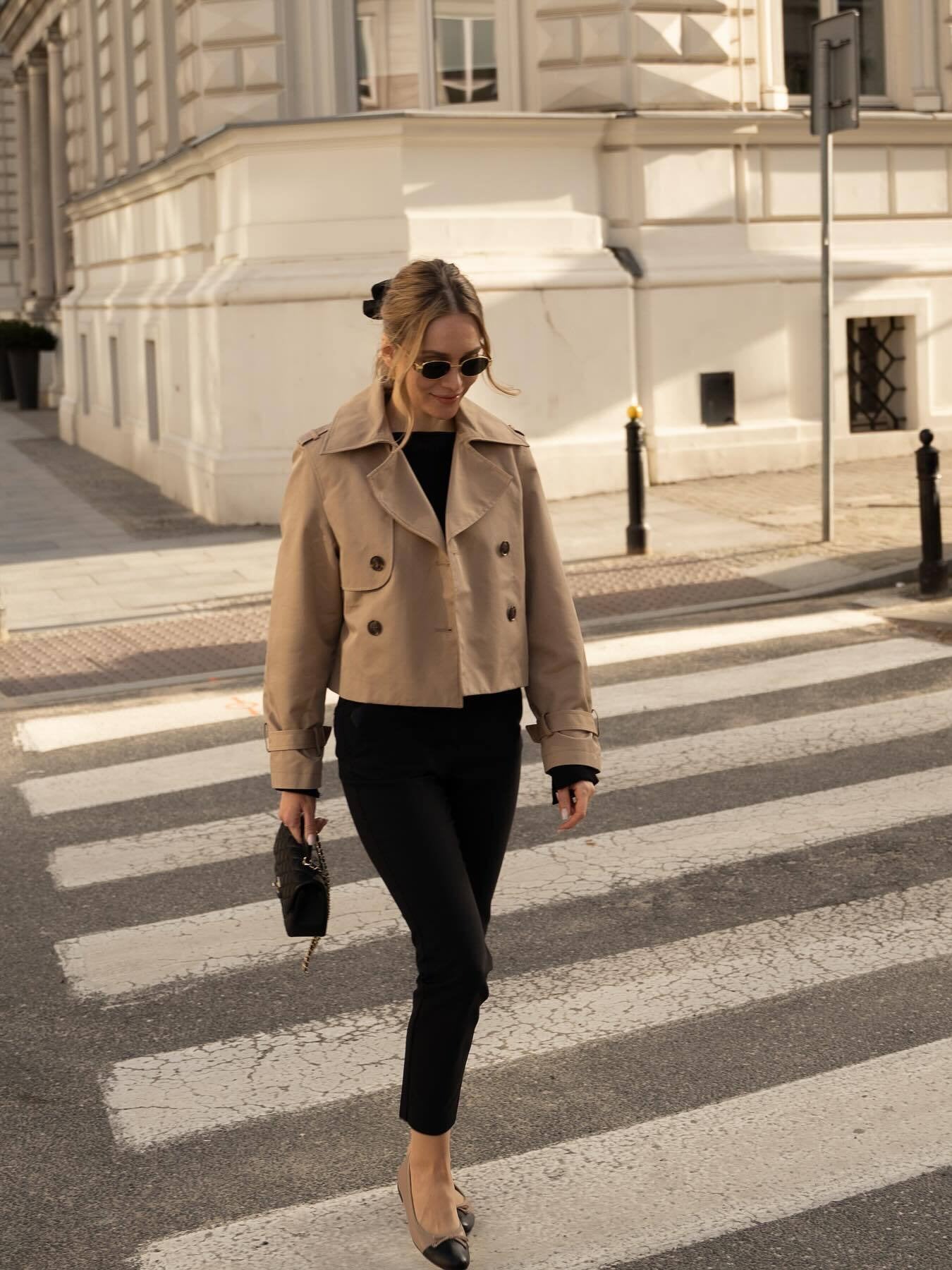 Women's cropped trench jacket with double button placket and adjustable sleeves NOVAE