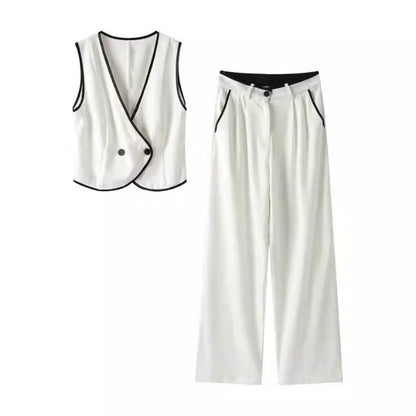 Women's elegant wide-leg trousers with side pockets and waistband details NOVAE