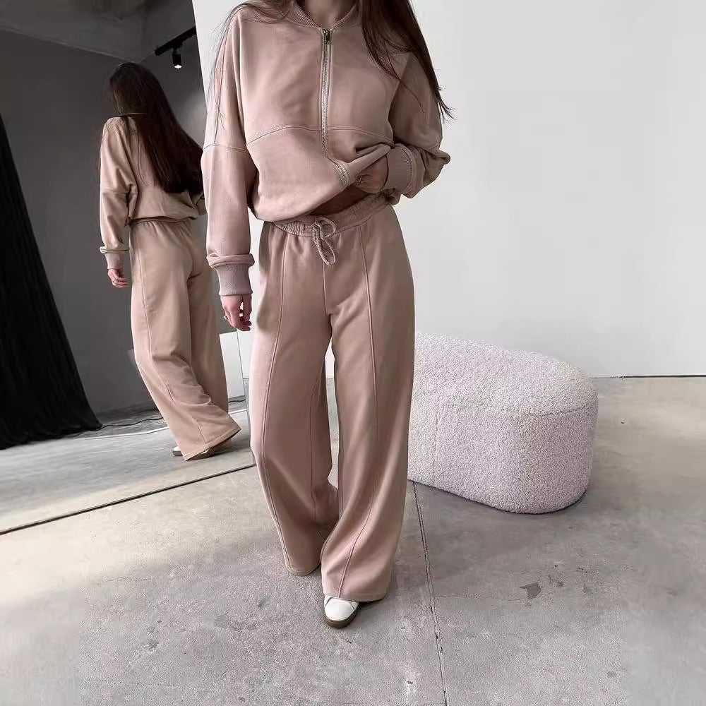 Women's sporty lounge set with zip-up jacket and wide-leg trousers NOVAE