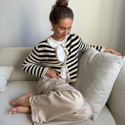 Women's striped cardigan with fashionable button details and a casual cut NOVAE